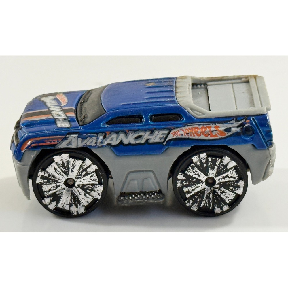 Hot Wheels Chevy Avalanche Kids Toy Car Blue Fatbax Series 2003